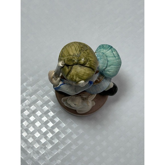 Sphinx Ceramic Vintage Figurine - Little Boy Holding A Gun With Rabbit - Picture 6 of 10